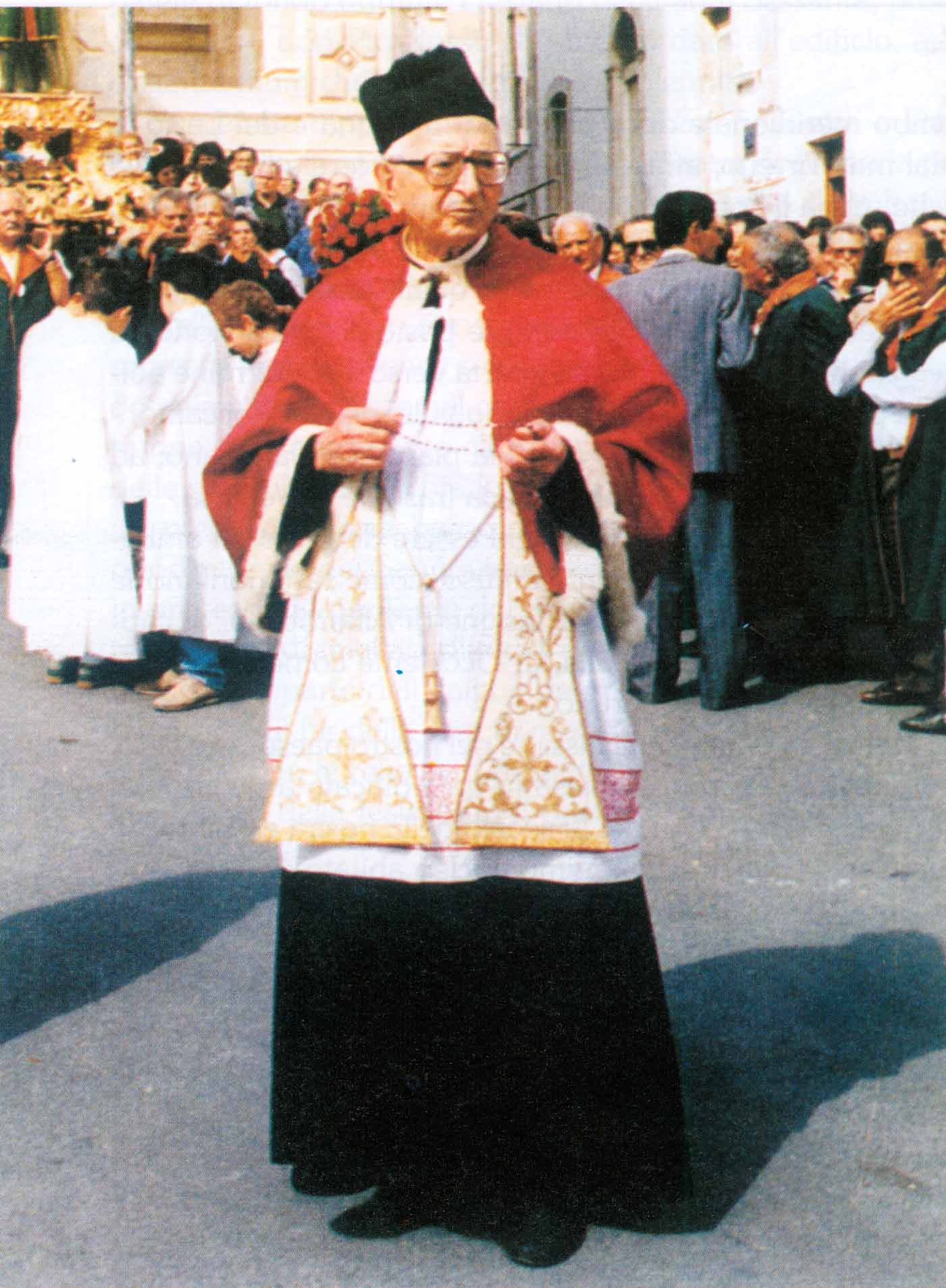 don Peppino Contento, ottavo arciprete rettore della Basilica - Santuario dei santi medici Cosma e Damiano di Alberobello